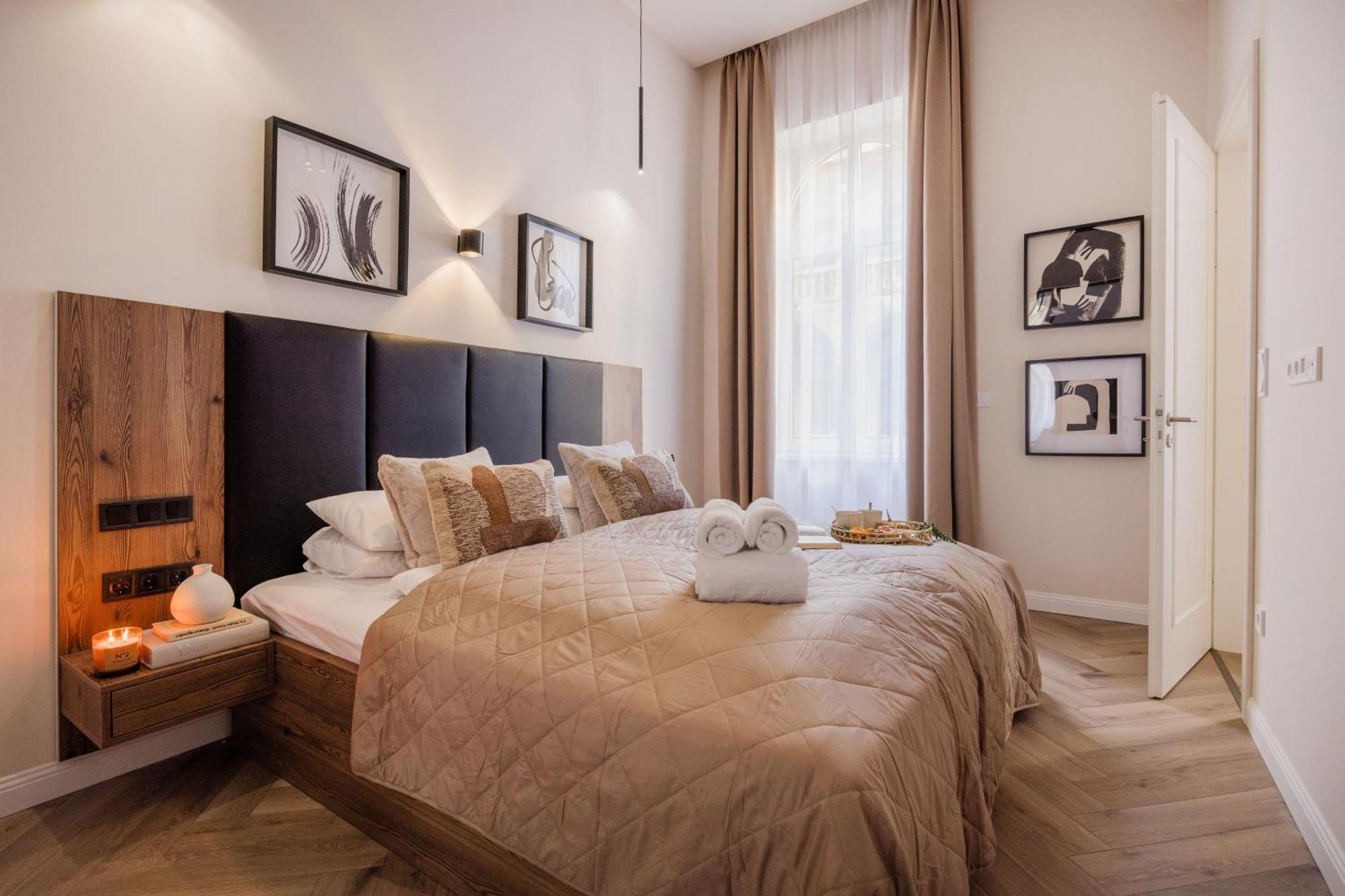 Luxury Art Deco Near Hungarian Parliament Apartment Budapest